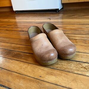 Dansko Professional Honey Distressed